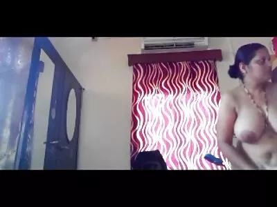 তাকে কঠিনভাবে নামতে সাহায্য করা সেক্সি মুভি বিএফ
